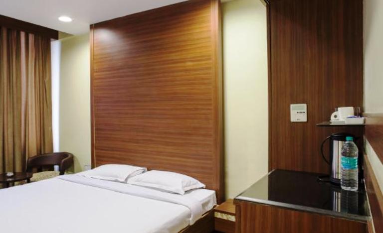 Hotel Corbiz Tower